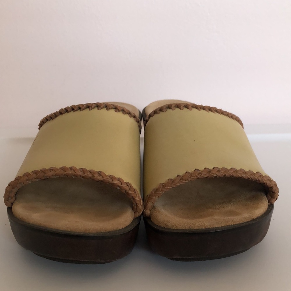 Frye - Picture 2 of 9